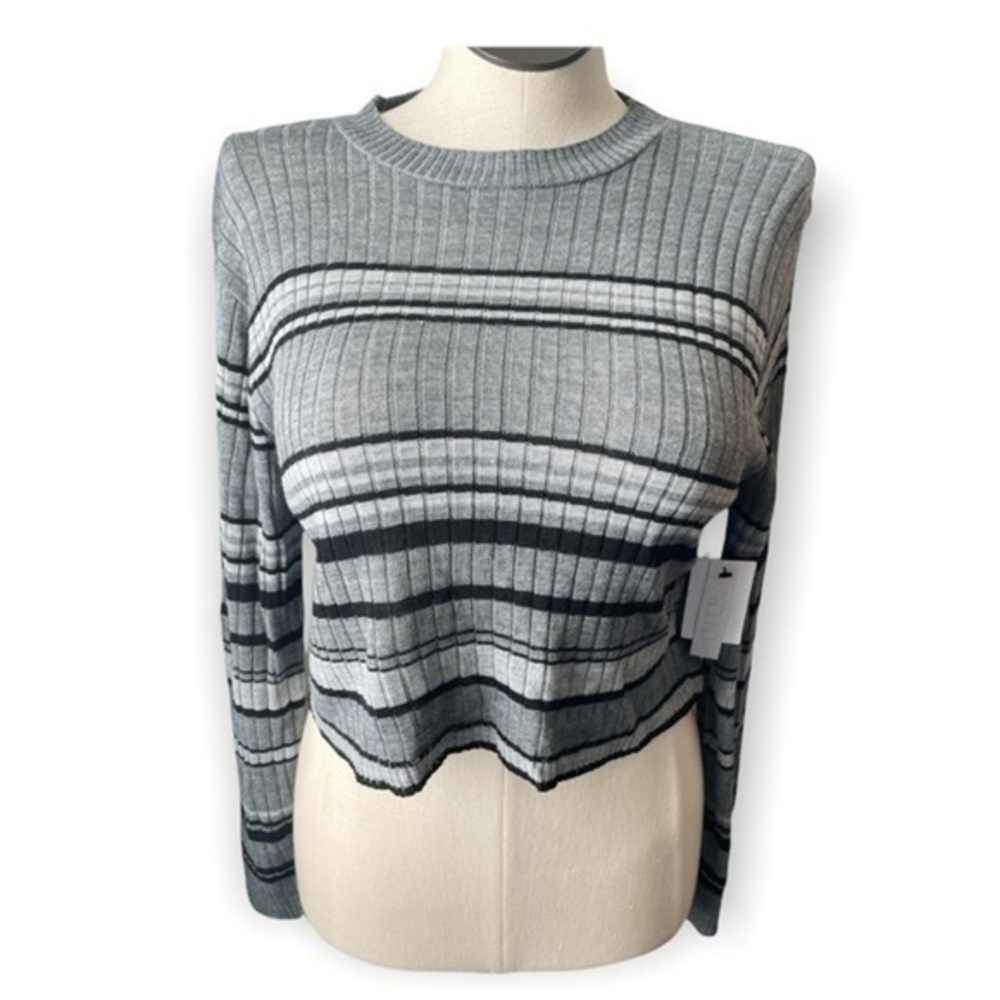 Abound women’s Gray Black stripe long sleeve crop top Sz XL NWT